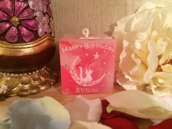 女性へのお誕生日プレゼントに贈る名前入りのアロマキャンドル。大人気です！